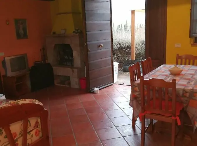 Casa Girasole Huis-wakacje 度假居 *