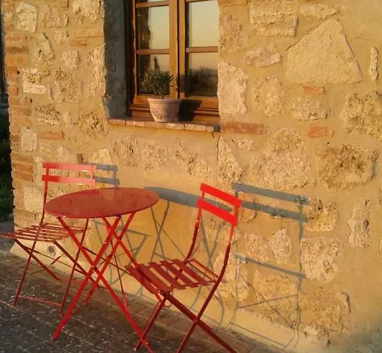 Casa Girasole Huis-wakacje 度假居 *